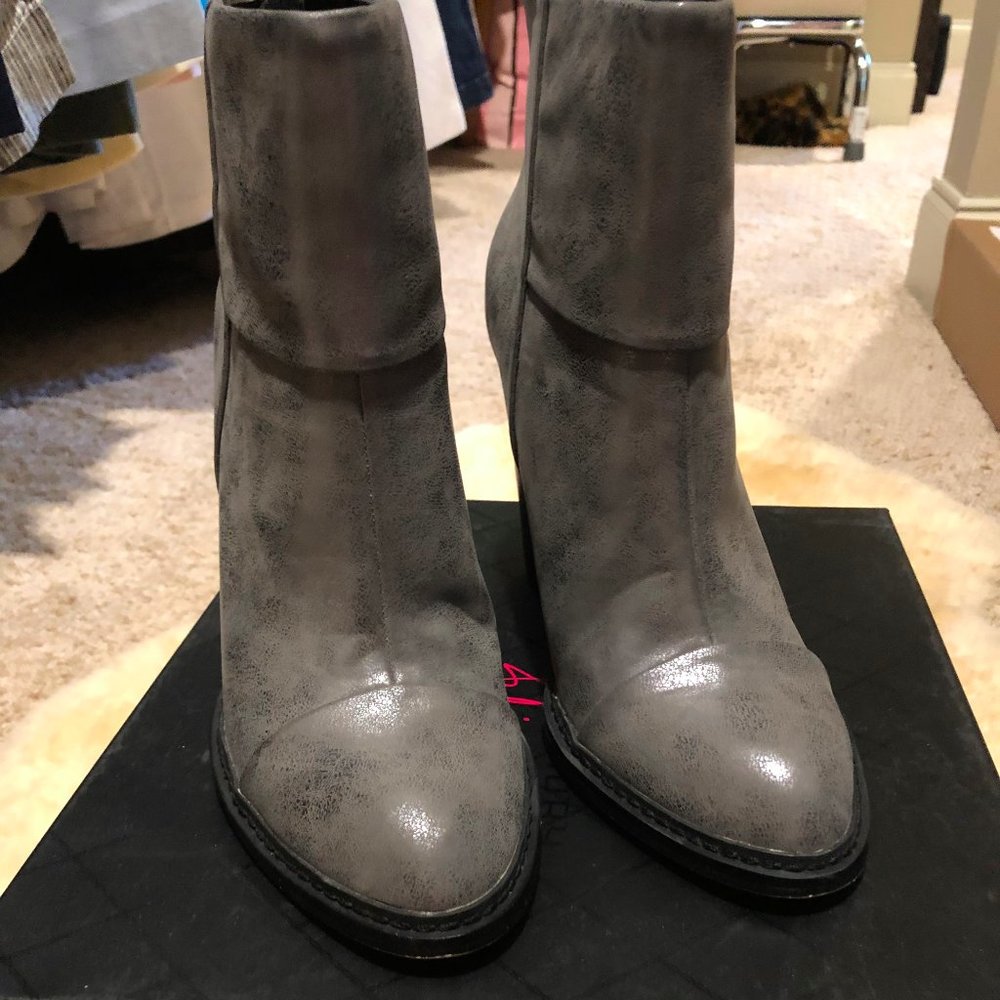 Chinese Laundry Booties Size 9